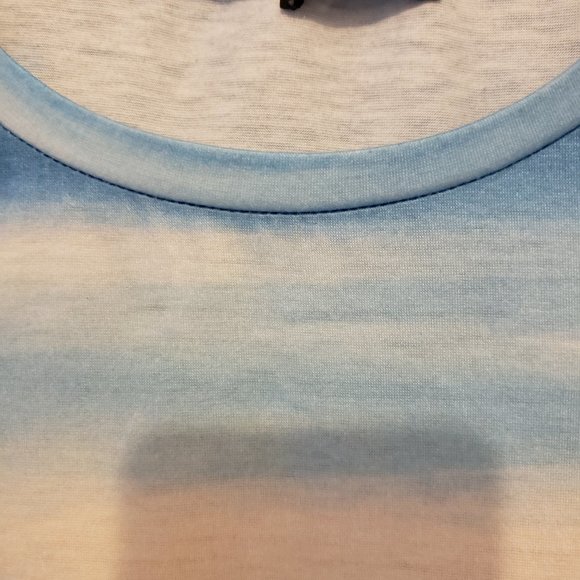 Tops - Picture 2 of 9